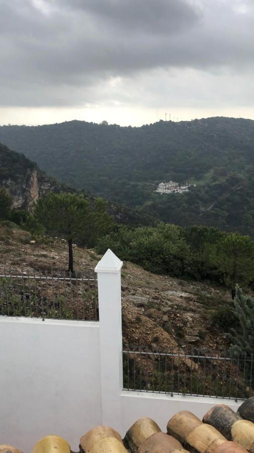 Stylish 3 Bed House 2 Bathrooms, With Patio, Roof Terrace And Communal Pool 5 Minutes Away From The Beautiful Spanish White Village Of Casares Pueblo And Only 20 Mins From The Sea Экстерьер фото