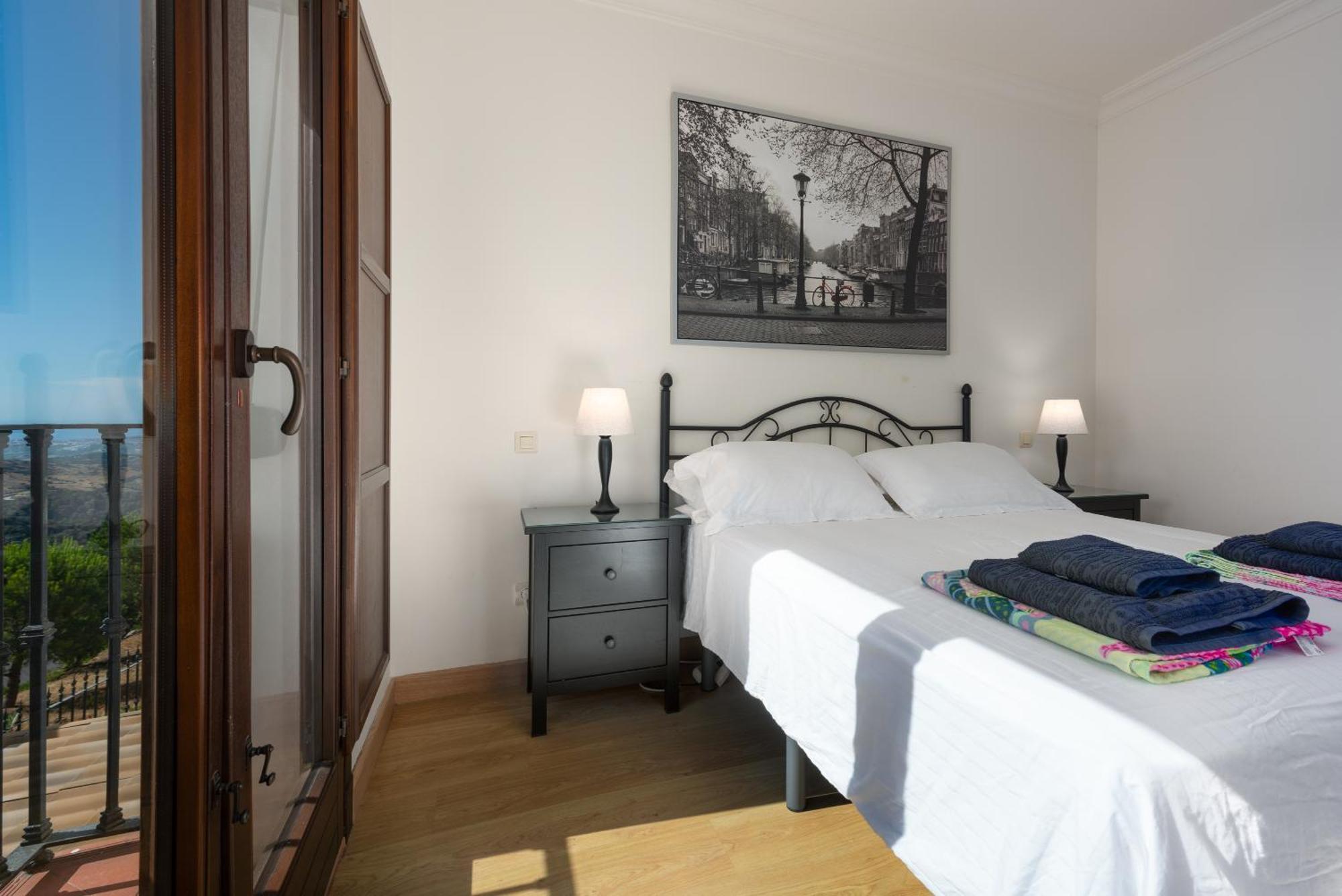 Stylish 3 Bed House 2 Bathrooms, With Patio, Roof Terrace And Communal Pool 5 Minutes Away From The Beautiful Spanish White Village Of Casares Pueblo And Only 20 Mins From The Sea Экстерьер фото